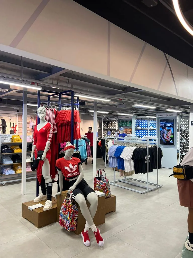 Adidas — Outlet Shopping Nova América — foto 3